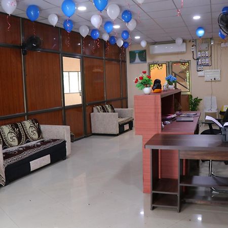 Hotel Diamond Ac Dormitory And Guest House Surat Exterior photo